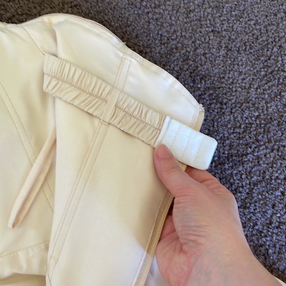 Stunning cream gown perfect for prom or wedding - Picture 10 of 16